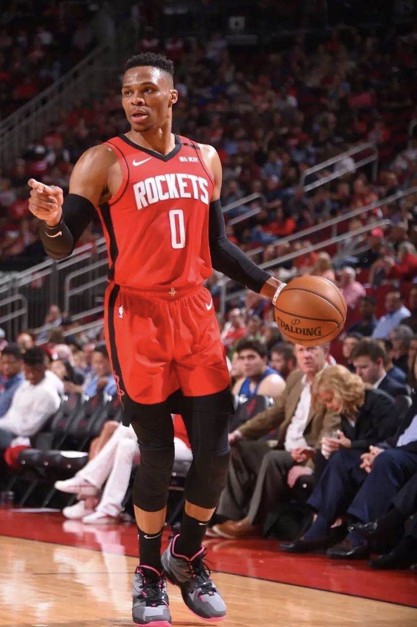 包含关键时刻休斯敦火箭状态回暖克里夫兰骑士冲刺阶段战术微调，国际比赛日北京国安调整名单以备意甲看傻球迷的词条