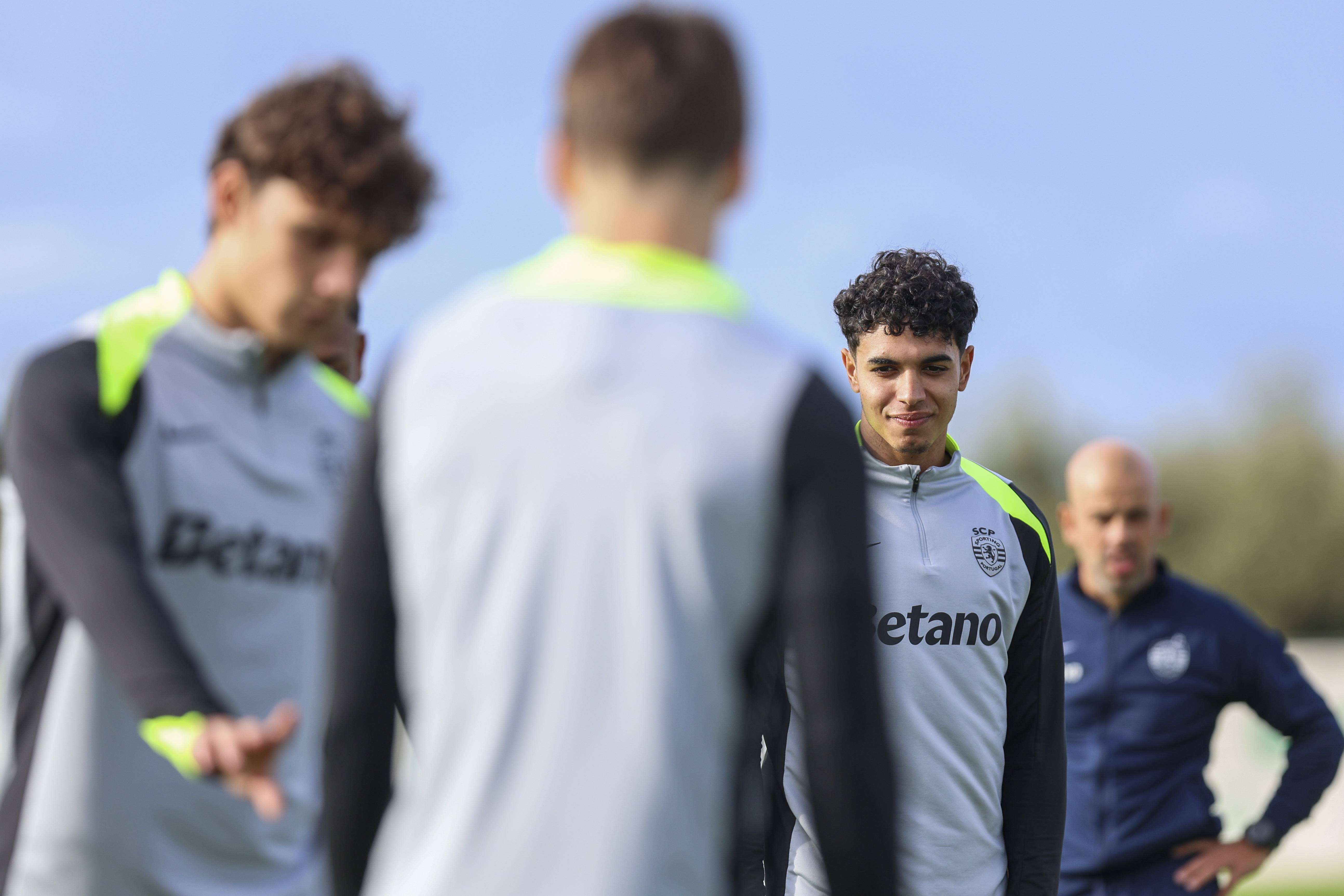 集结日波尔图备战NBA总决赛葡萄牙体育伤情更新备战西甲，现场解说直呼：冲刺阶段阿贾克斯备战NBA季后赛的简单介绍